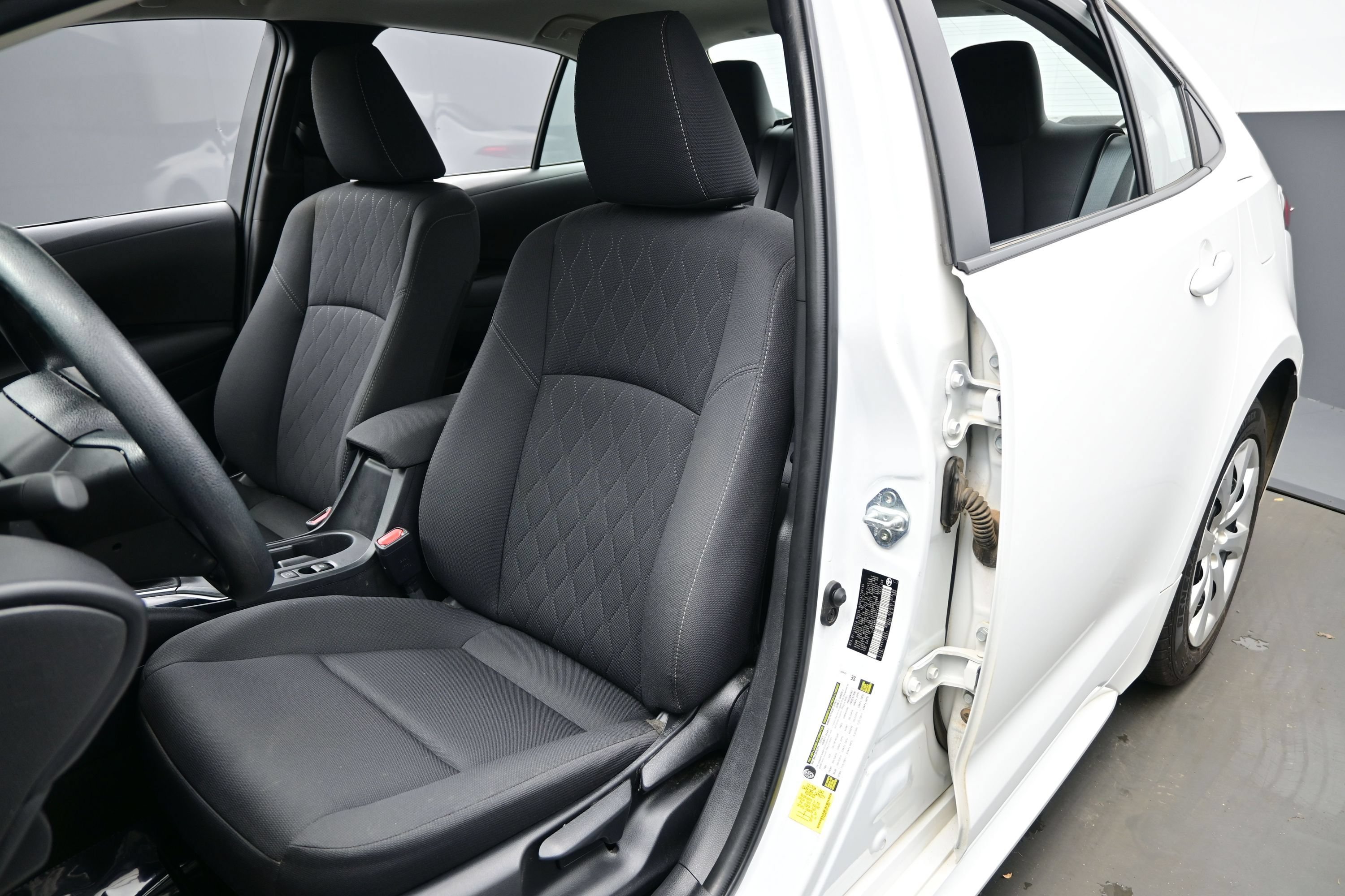 Used 2024 Toyota Corolla LE FWD image 11
