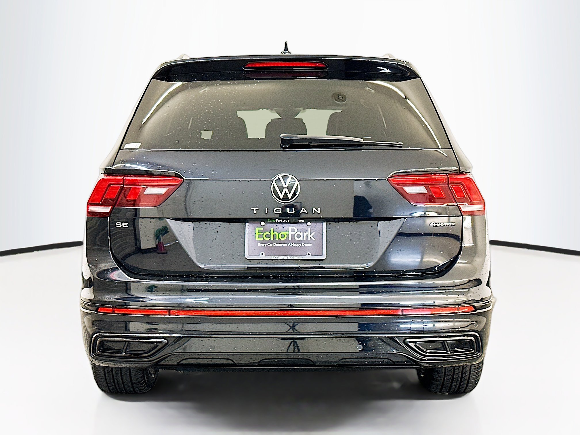 Used 2024 Volkswagen Tiguan SE R-Line image 7
