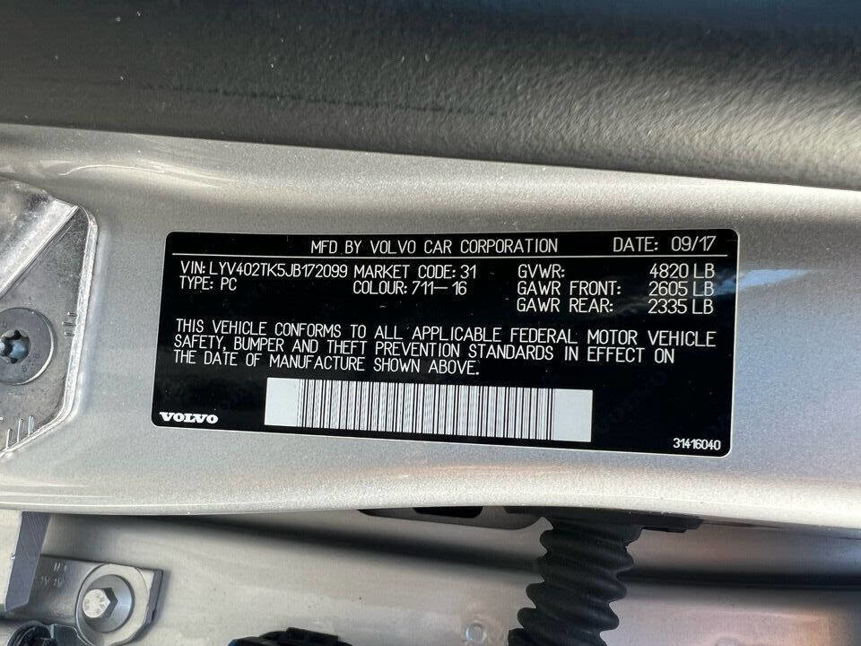 Used 2018 Volvo S60 T5 Inscription image 25