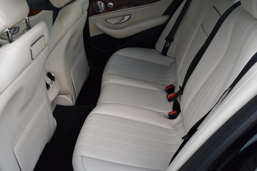 Used 2019 Mercedes-Benz E 300 4MATIC w/ Driver Assistance Package image 10