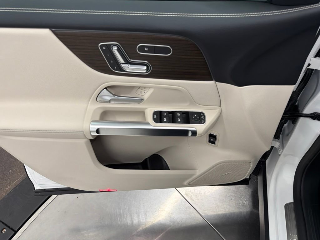 New 2026 Mercedes-Benz GLB 250 image 17