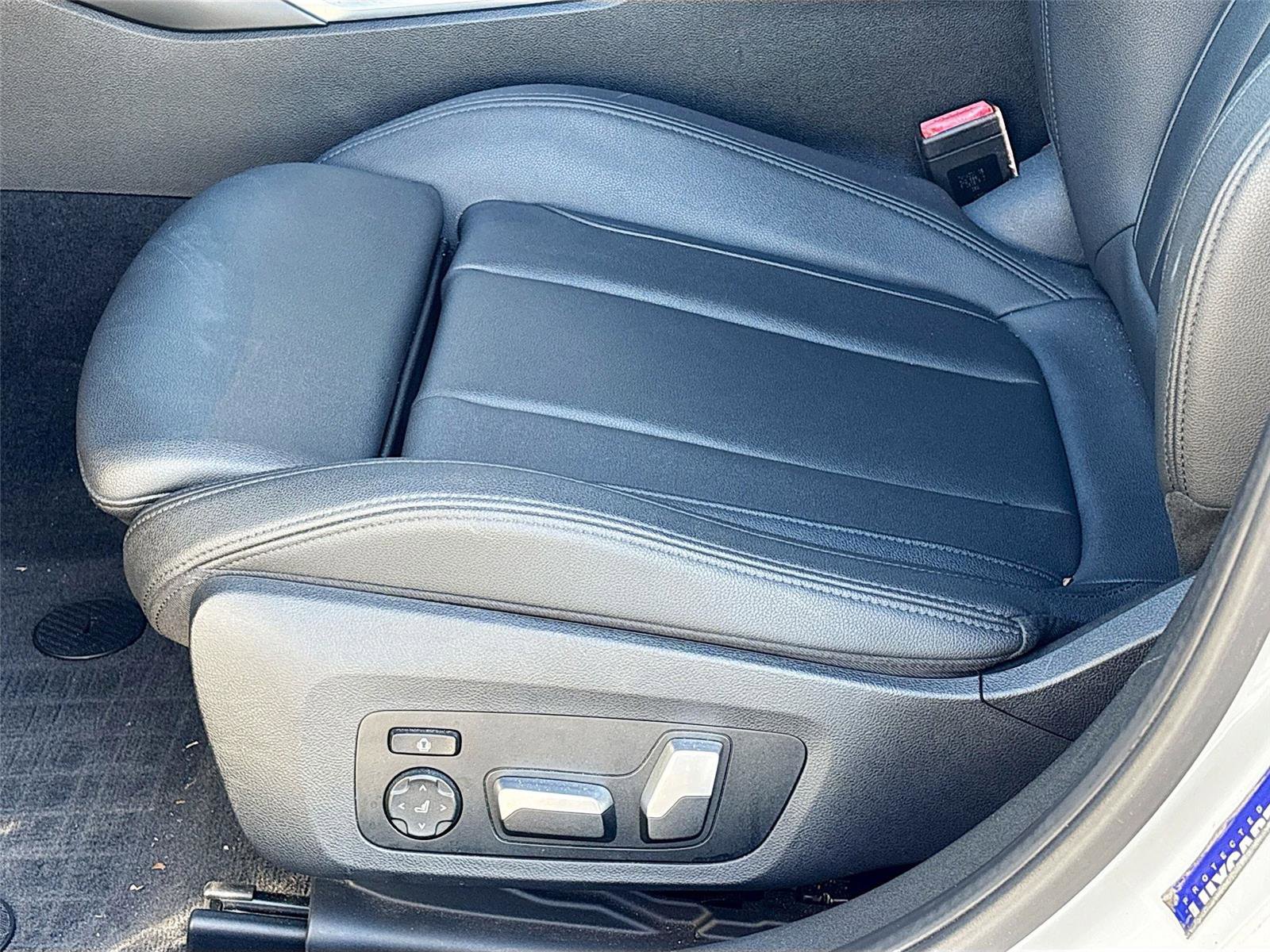 Used 2020 BMW 330i Sedan w/ Convenience Package image 22