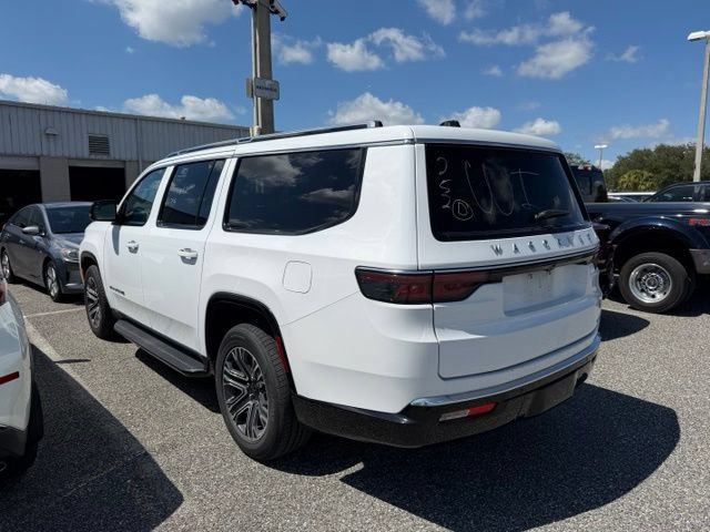 Used 2024 Jeep Wagoneer L Series II RWD image 9