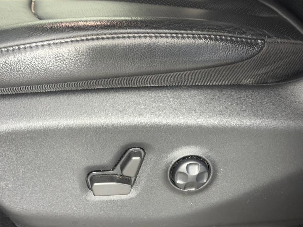 Used 2022 Chrysler Pacifica Touring-L FWD image 25