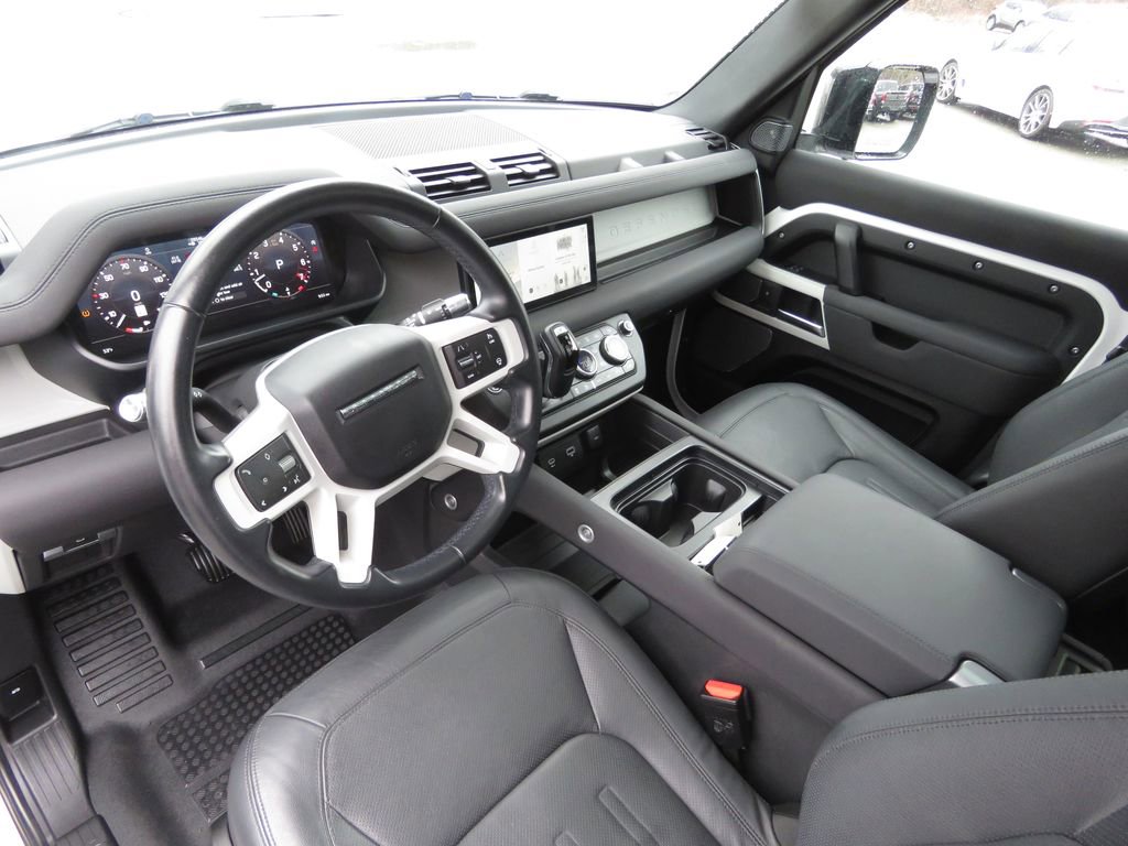 Used 2022 Land Rover Defender 110 SE image 11