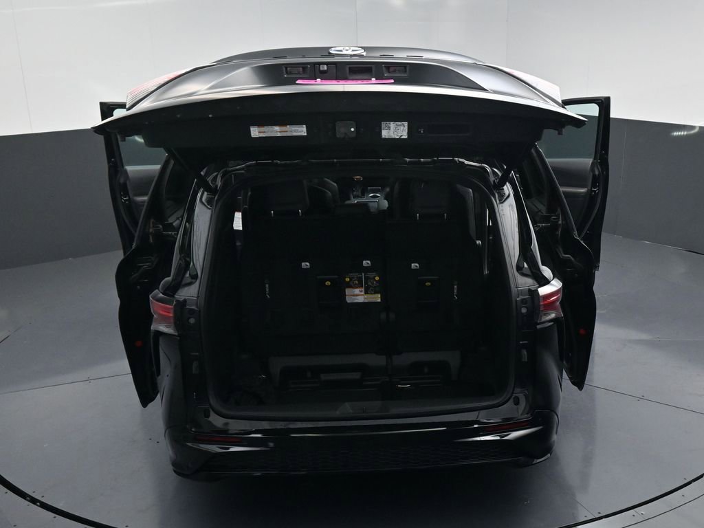 Used 2023 Toyota Sienna XSE image 25