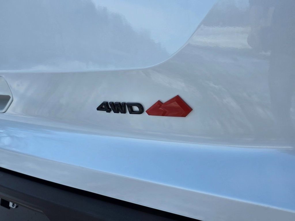 New 2026 Nissan Pathfinder SV image 8