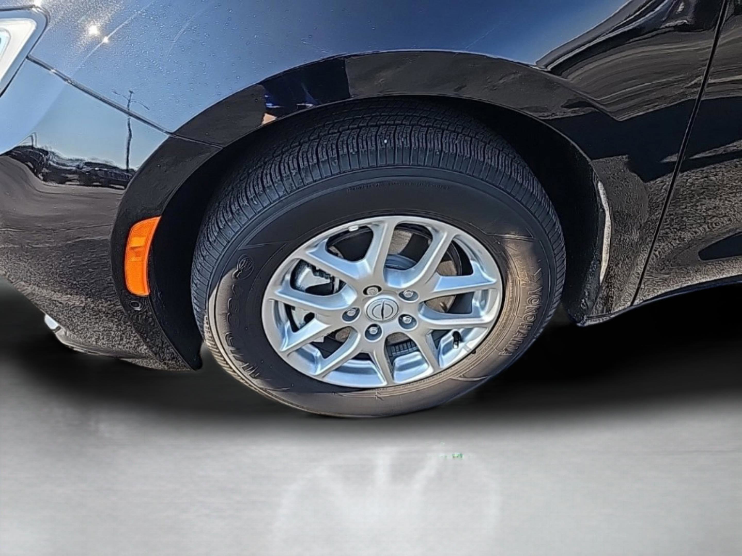 Used 2026 Chrysler Pacifica Select image 12