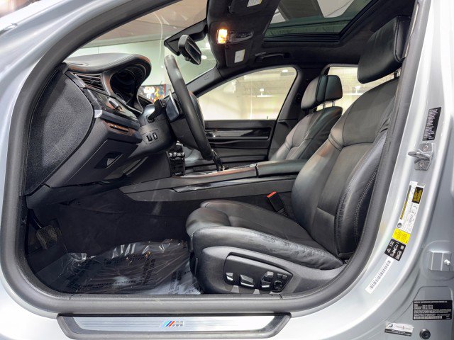 Used 2015 BMW 750Li xDrive w/ M Sport Edition AWD/4WD image 10