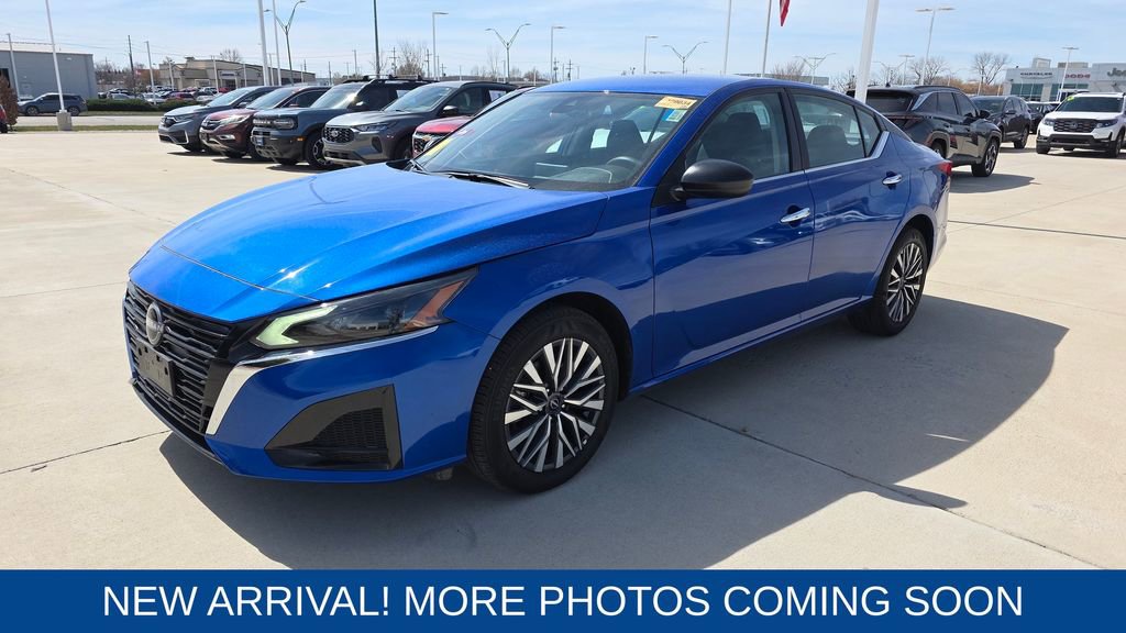 Used 2025 Nissan Altima 2.5 SV image 1