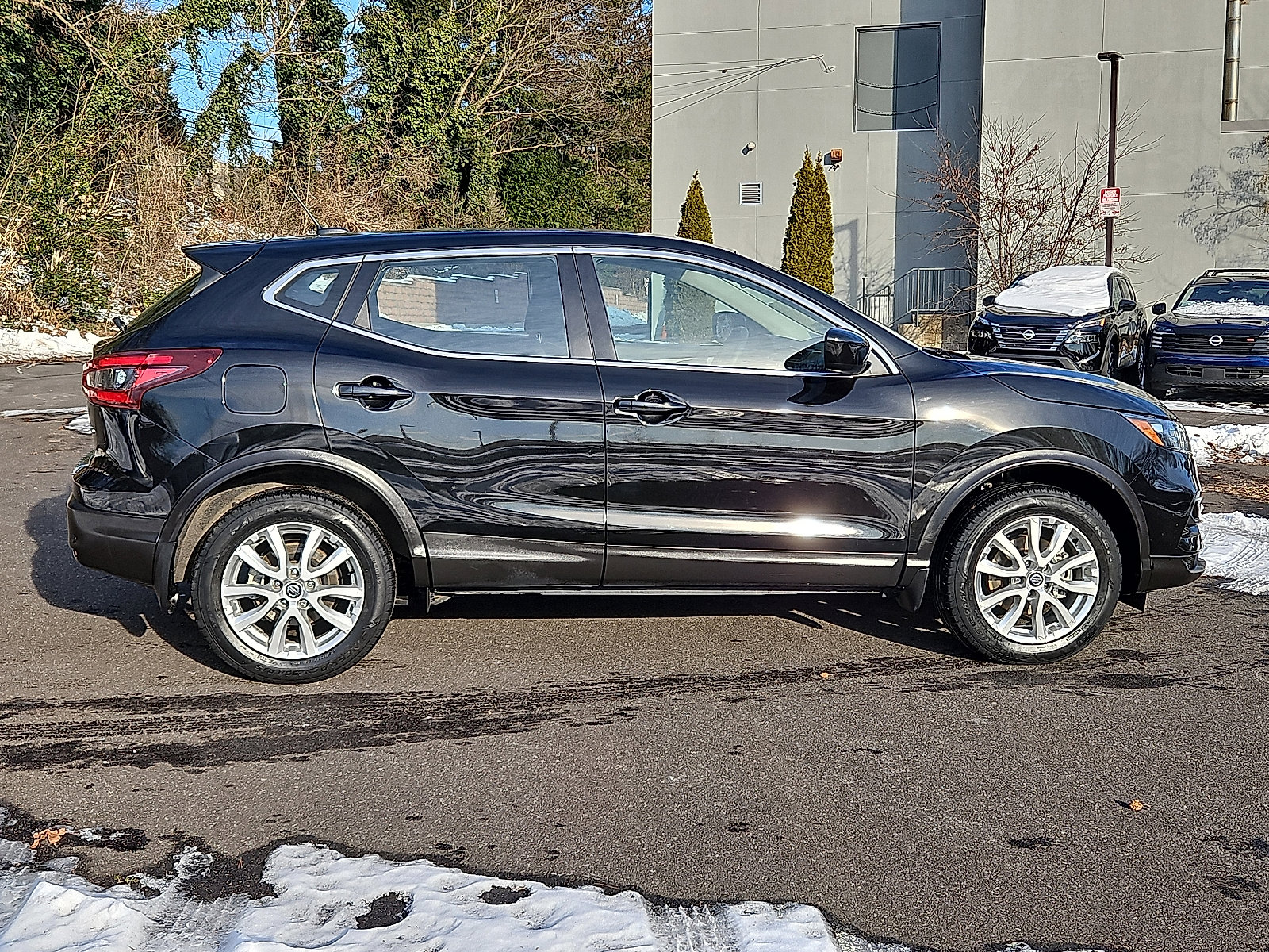 Certified 2022 Nissan Rogue Sport S image 7