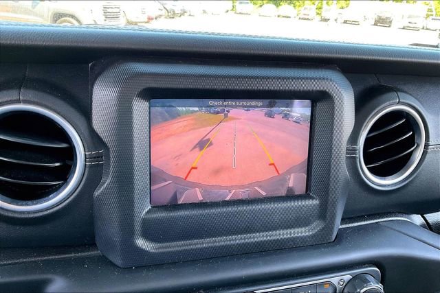 Used 2018 Jeep Wrangler Unlimited Sahara w/ Cold Weather Group image 11