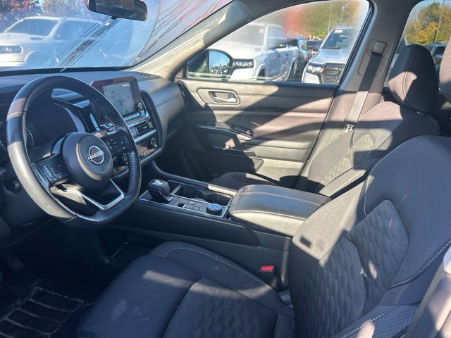 Used 2022 Nissan Pathfinder SV AWD/4WD image 10