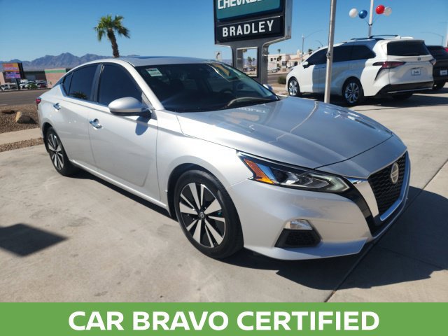 Used 2022 Nissan Altima 2.5 SV w/ SV Premium Package FWD image 2