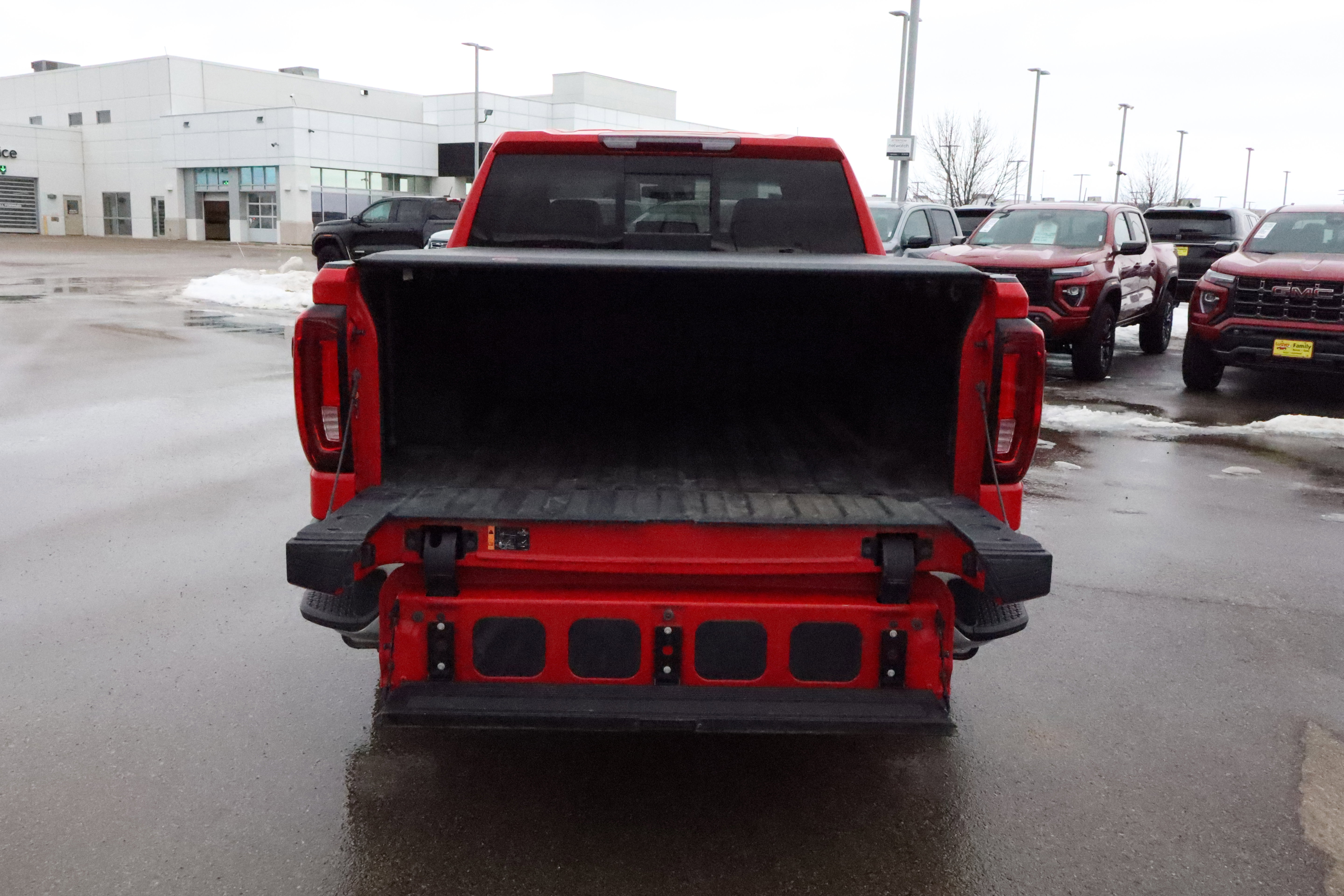 Certified 2021 GMC Sierra 1500 SLT w/ SLT Convenience Package image 16