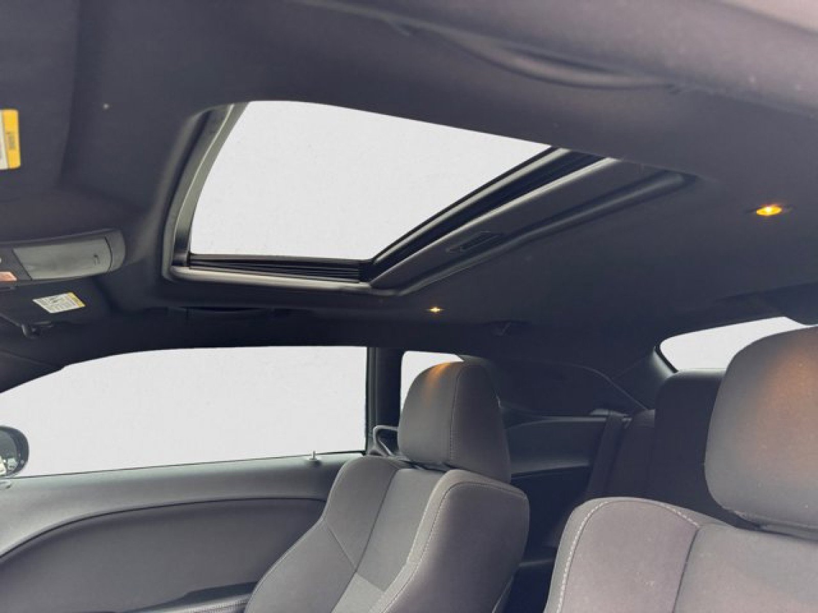 Used 2016 Dodge Challenger R/T image 13