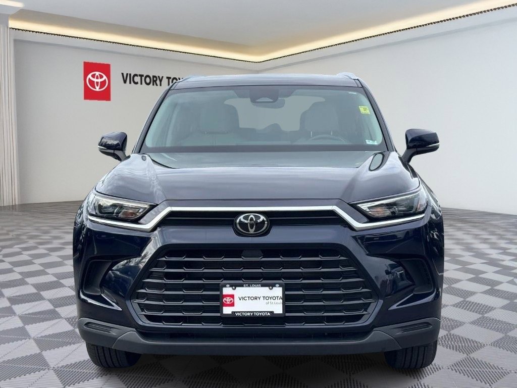Used 2025 Toyota Grand Highlander AWD image 14