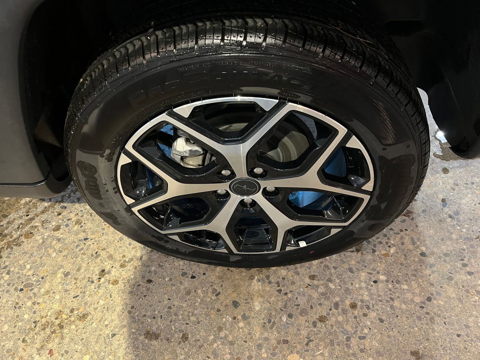 Used 2025 Jeep Compass Limited image 30