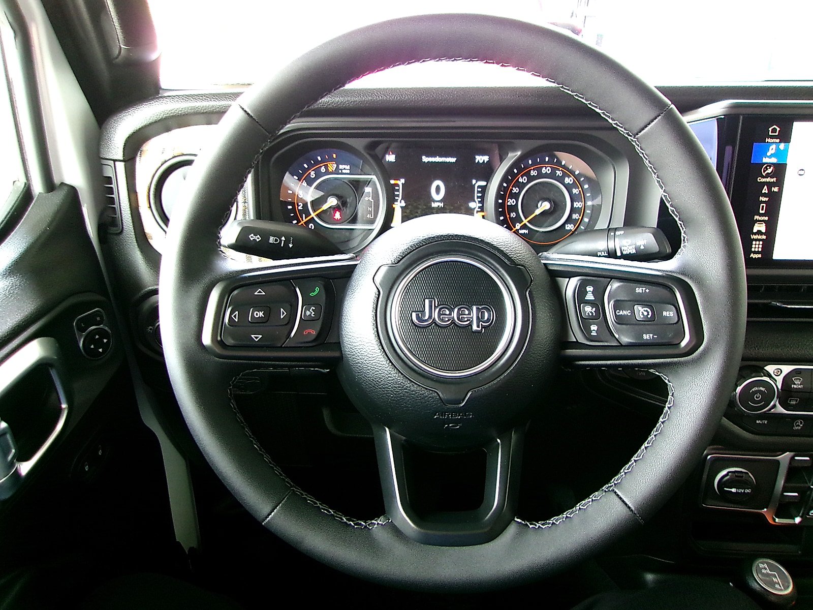 New 2026 Jeep Gladiator Sport AWD/4WD image 11