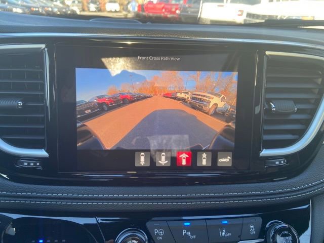 Used 2023 Chrysler Pacifica Limited w/ S Appearance Package FWD image 19
