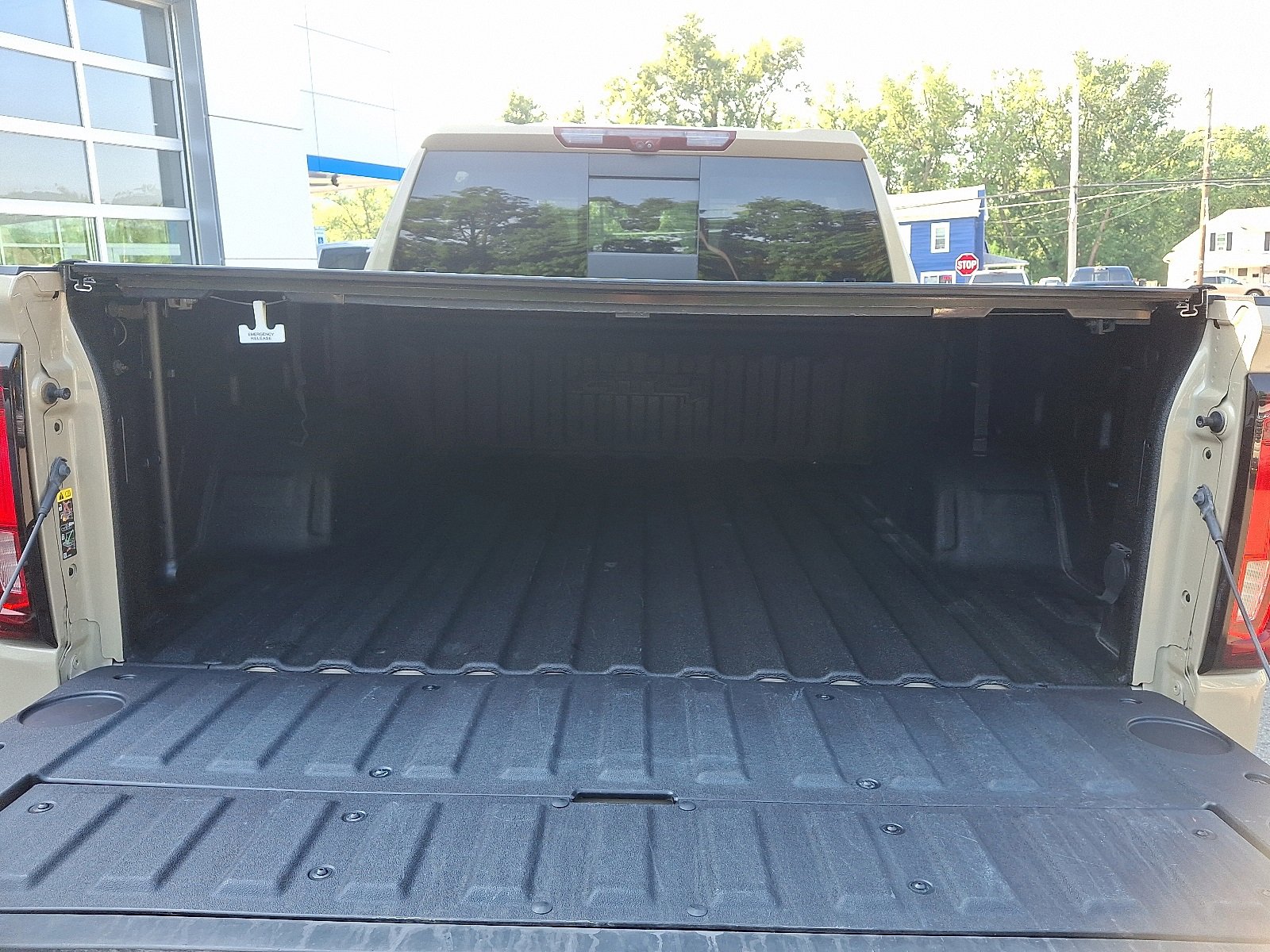 Used 2022 GMC Sierra 1500 AT4 w/ AT4 Premium Package image 28