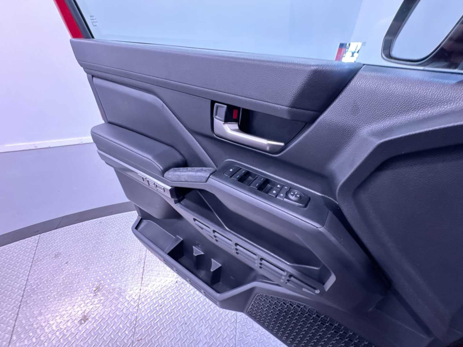 Used 2025 Toyota Tacoma TRD Off-Road AWD/4WD image 30