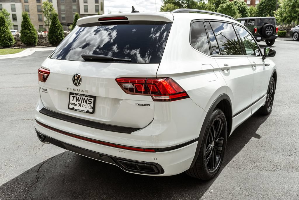 Used 2022 Volkswagen Tiguan SE R-Line AWD/4WD image 36