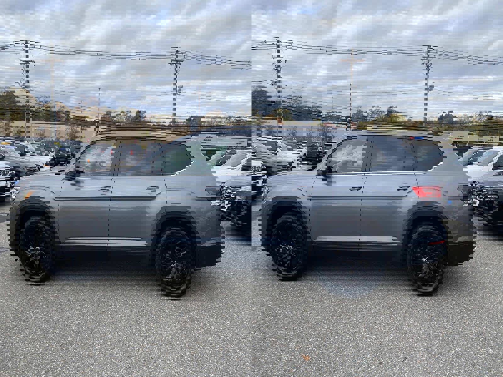 Used 2022 Volkswagen Atlas SE image 8