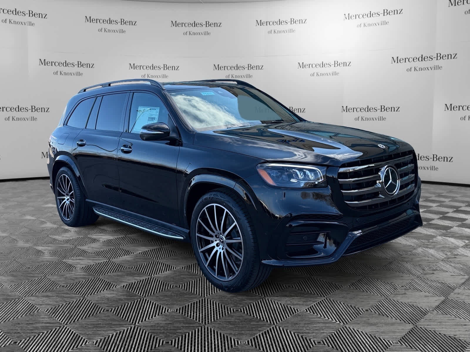 Used 2025 Mercedes-Benz GLS 580 4MATIC image 7