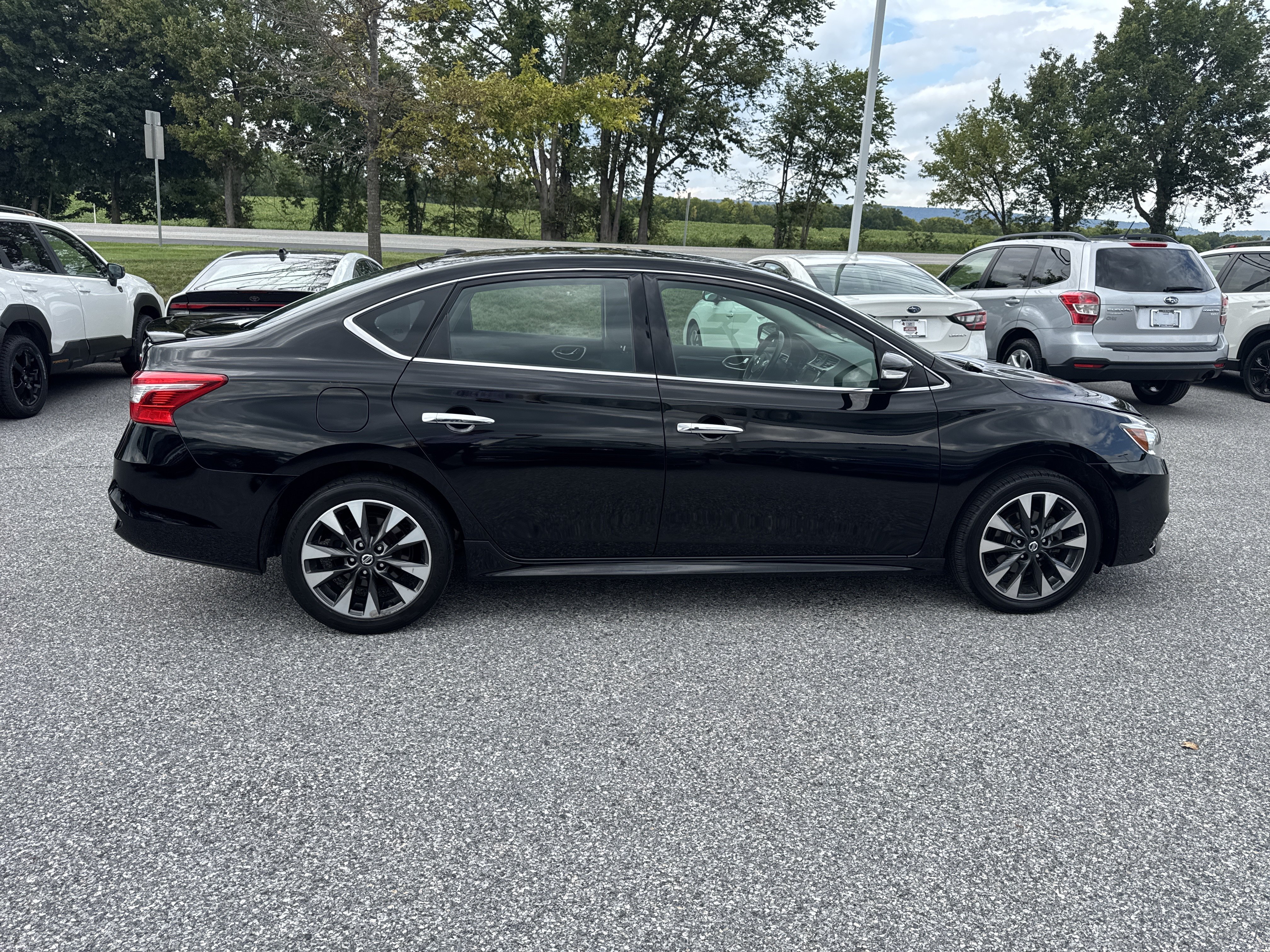 Used 2019 Nissan Sentra SR FWD image 31