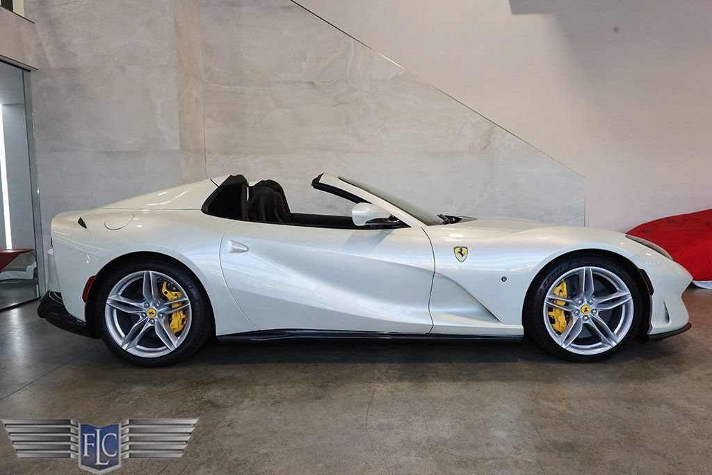 Used 2021 Ferrari 812 GTS RWD image 2