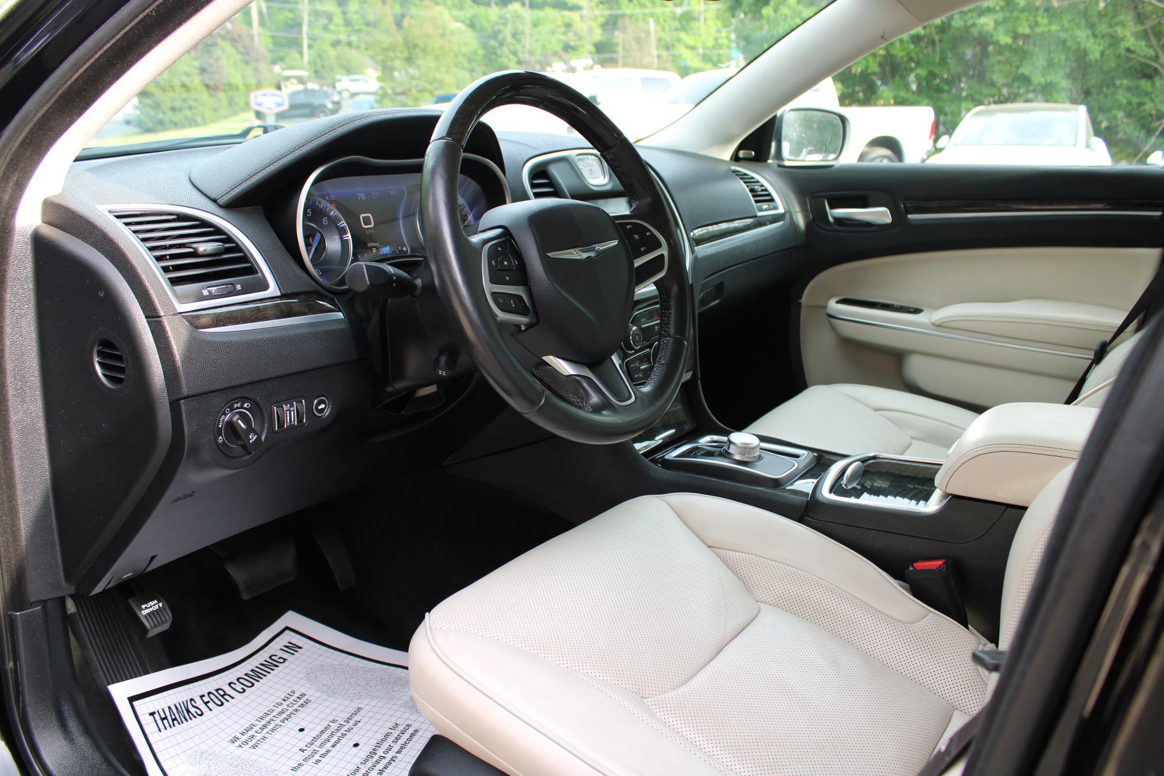 Used 2018 Chrysler 300 Limited RWD image 21