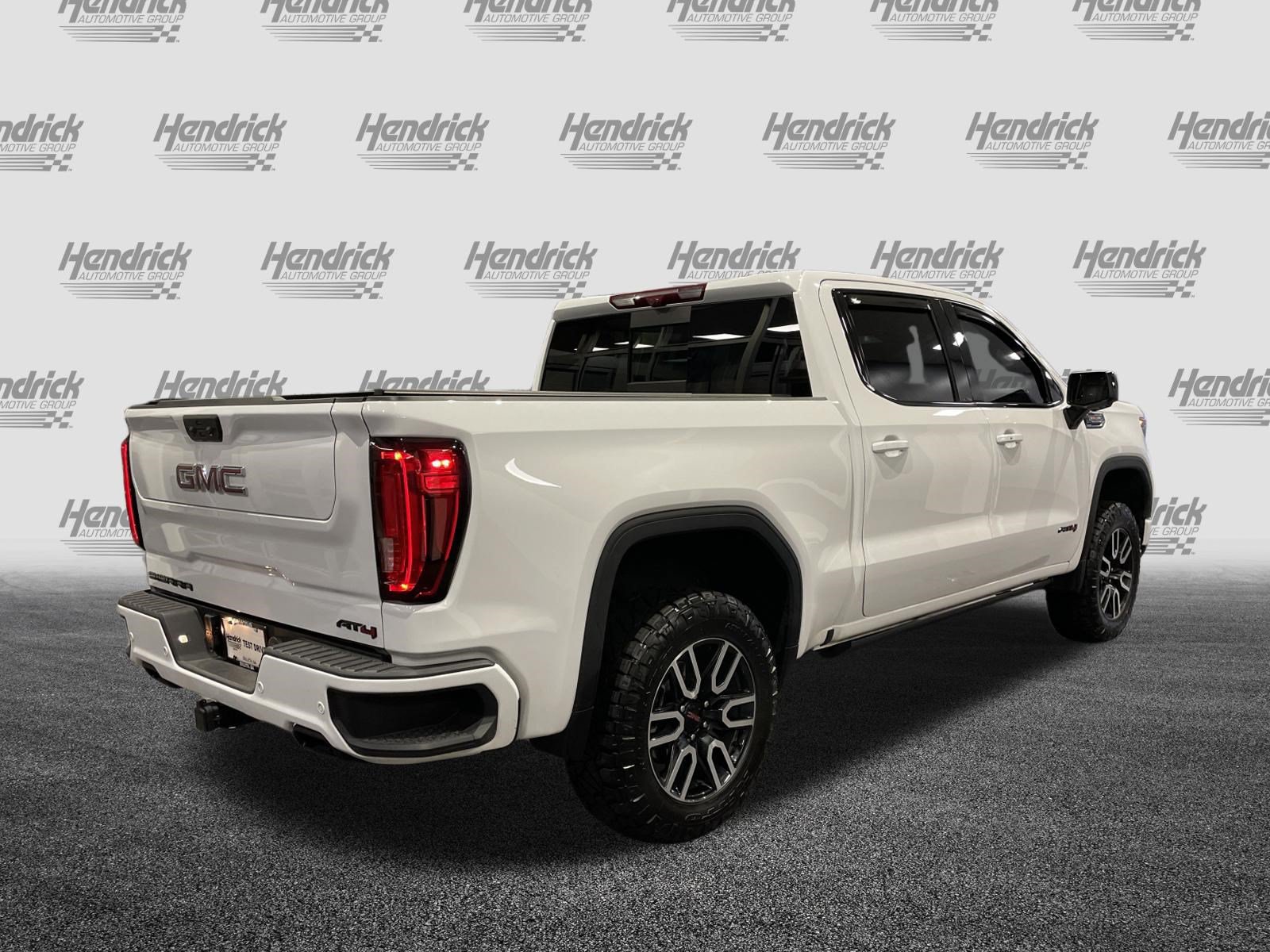 Used 2025 GMC Sierra 1500 AT4 w/ AT4 Premium Package AWD/4WD image 11