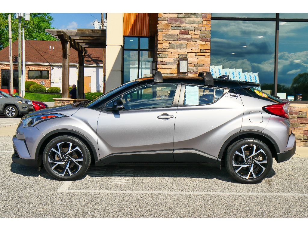 Used 2019 Toyota C-HR XLE image 6