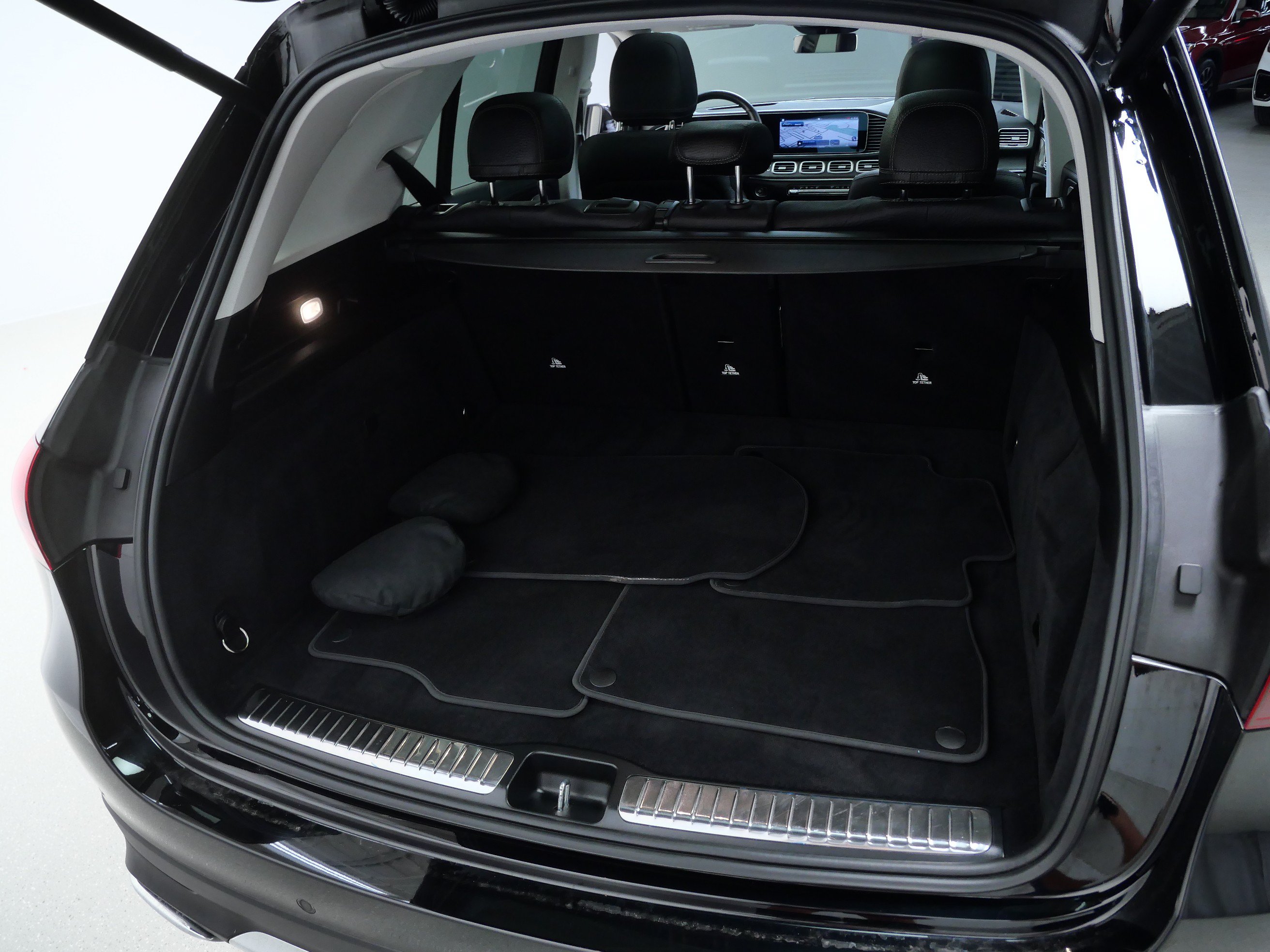 Certified 2025 Mercedes-Benz GLE 450e 4MATIC w/ Winter Package image 7