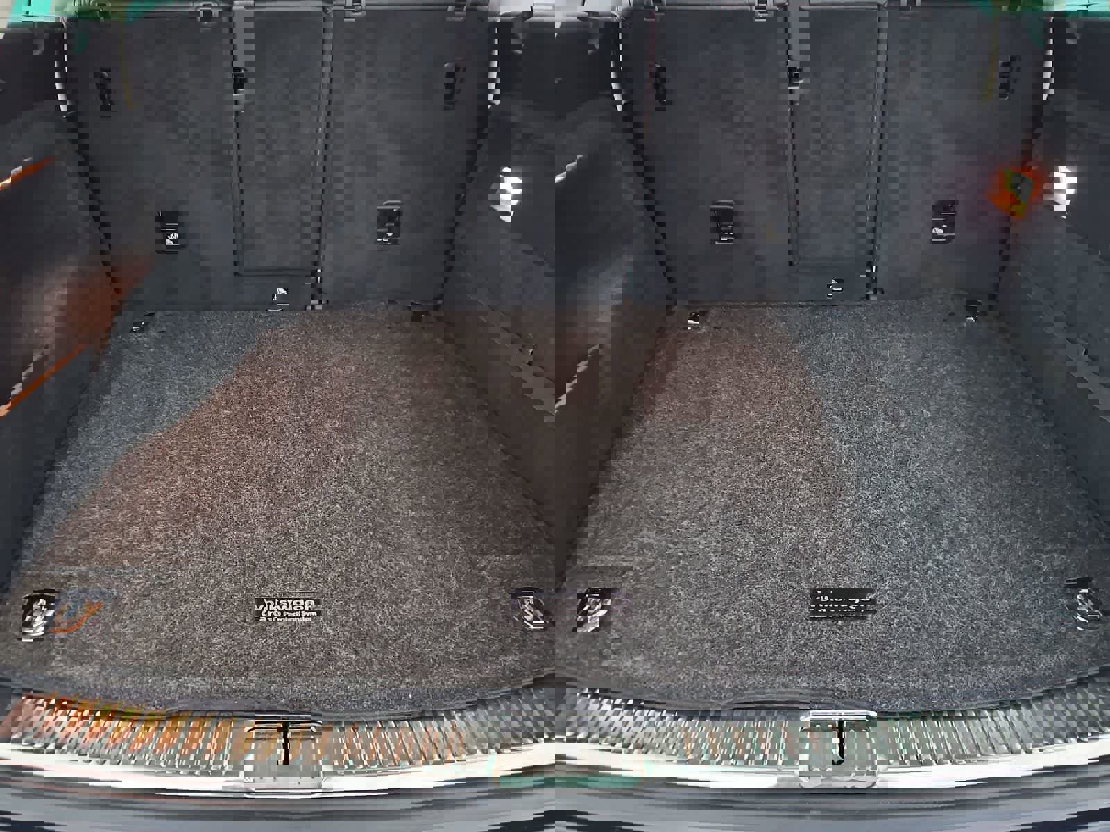 Used 2015 Volkswagen Touareg TDI AWD/4WD image 35