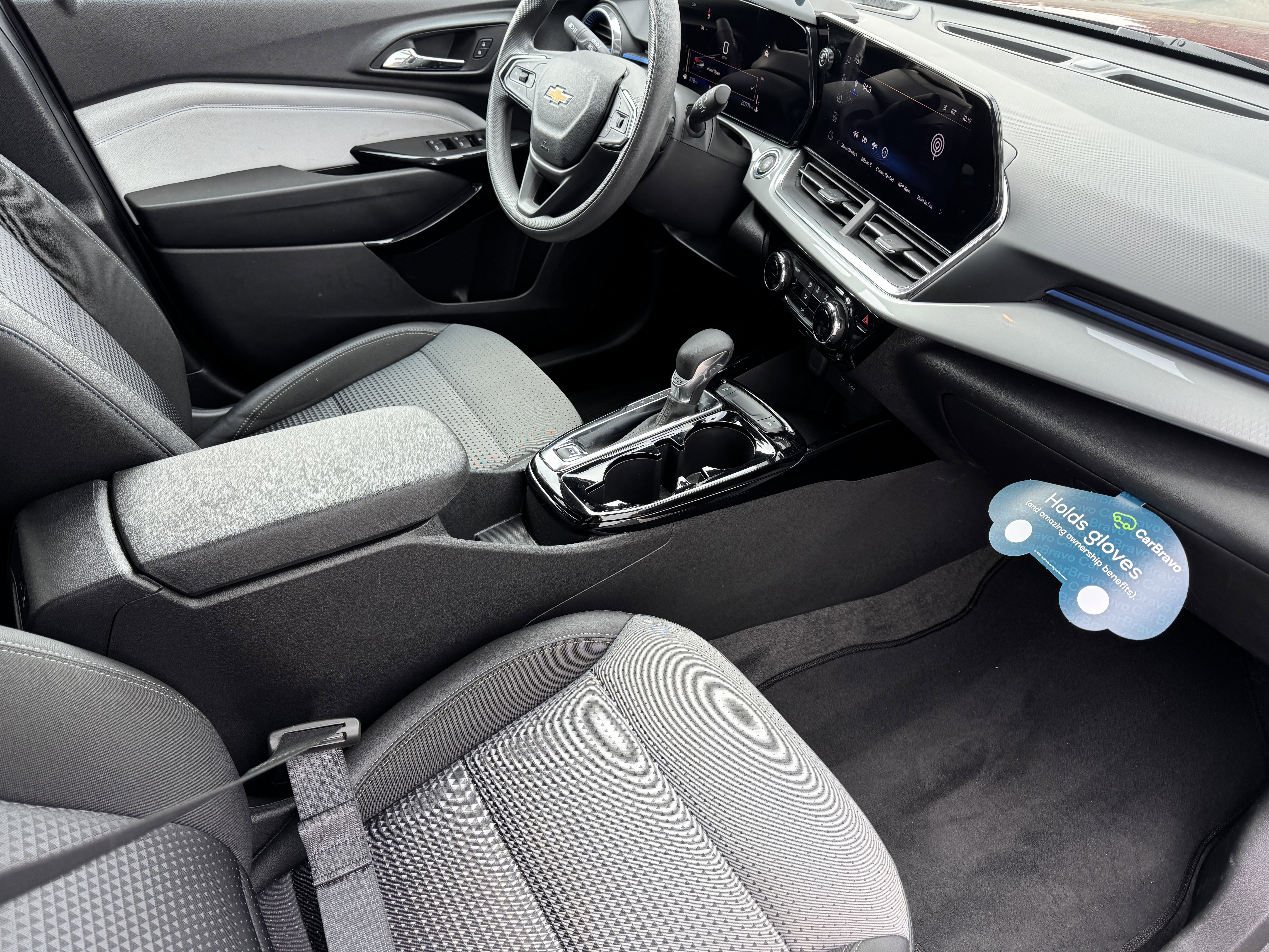 Used 2025 Chevrolet Trax LT image 21