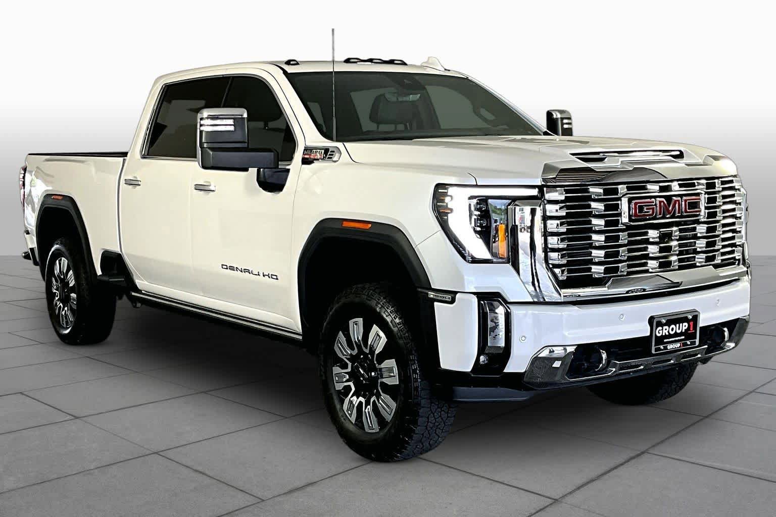 Used 2025 GMC Sierra 2500 Denali w/ Denali Reserve Package image 3
