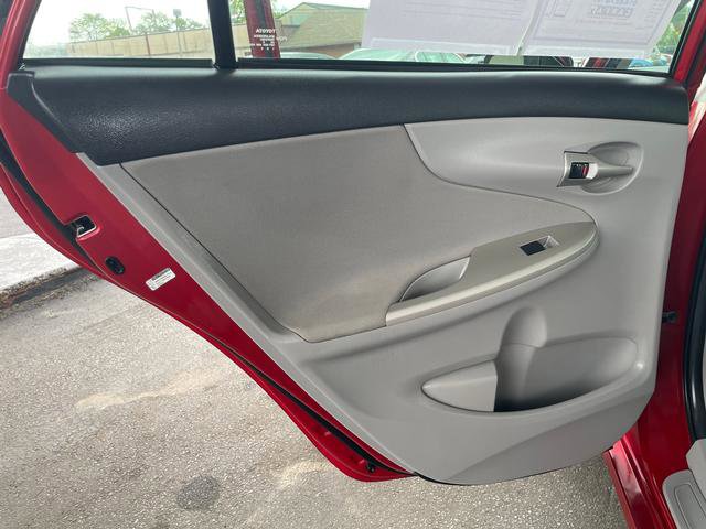 Used 2013 Toyota Corolla LE FWD image 10