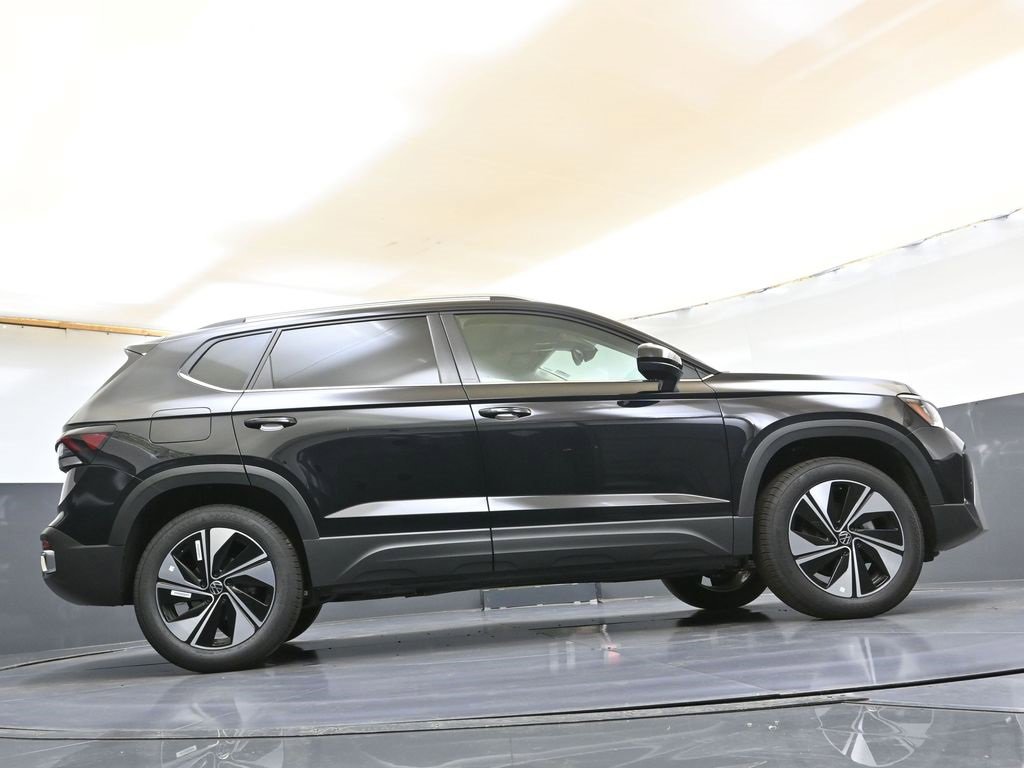 New 2025 Volkswagen Taos SE image 38