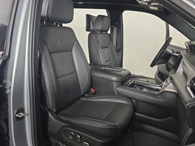 Used 2023 GMC Yukon XL Denali AWD/4WD image 33
