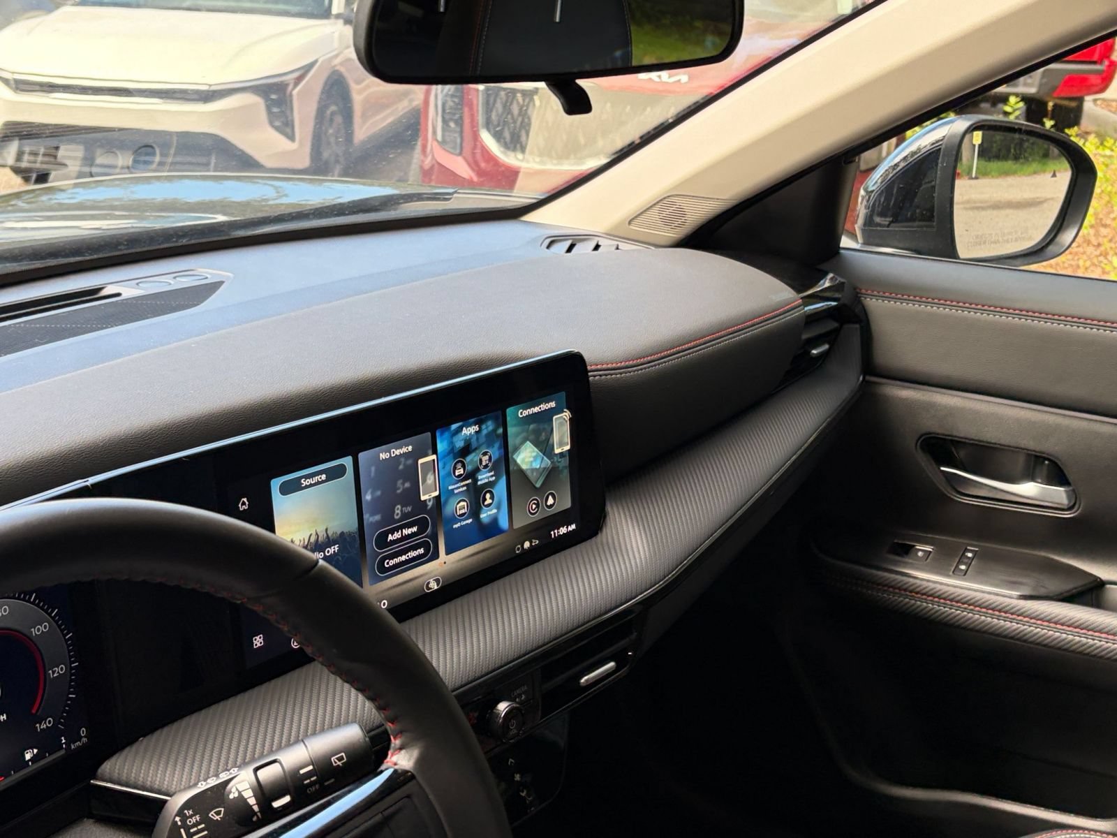 Used 2026 Nissan Kicks SR FWD image 33
