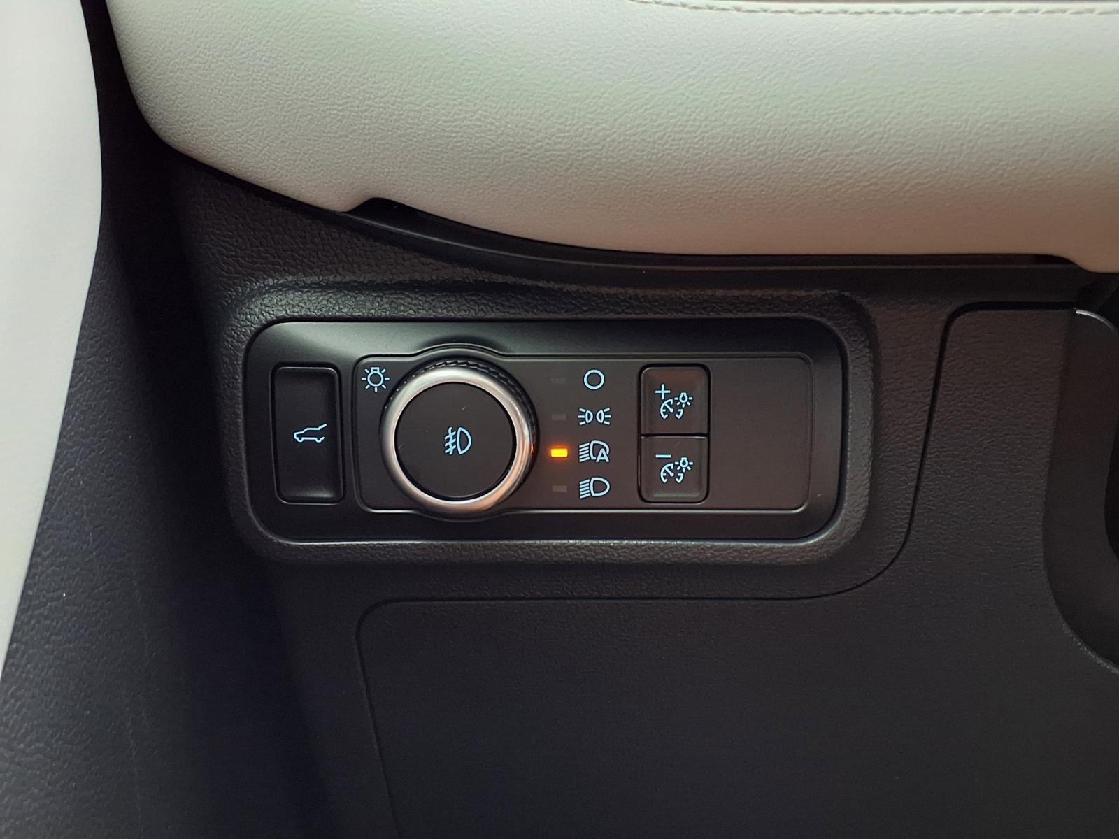 Used 2025 Ford Explorer Platinum w/ Ultimate Package image 19