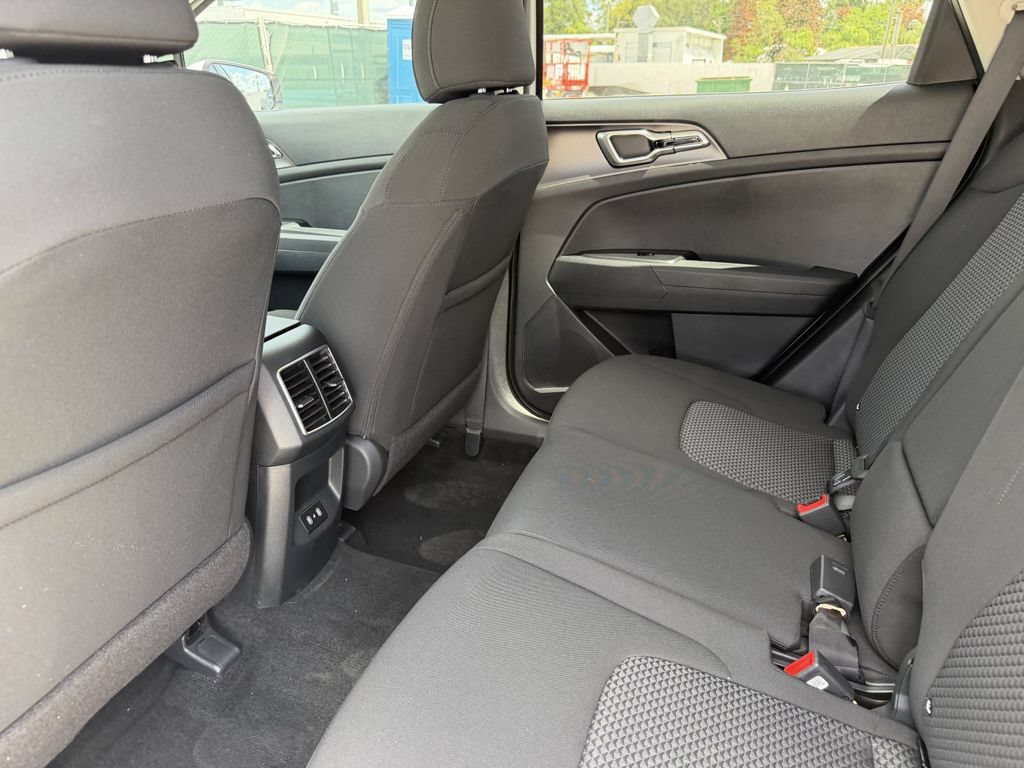 New 2027 Kia Sportage LX w/ LX Convenience Package FWD image 15