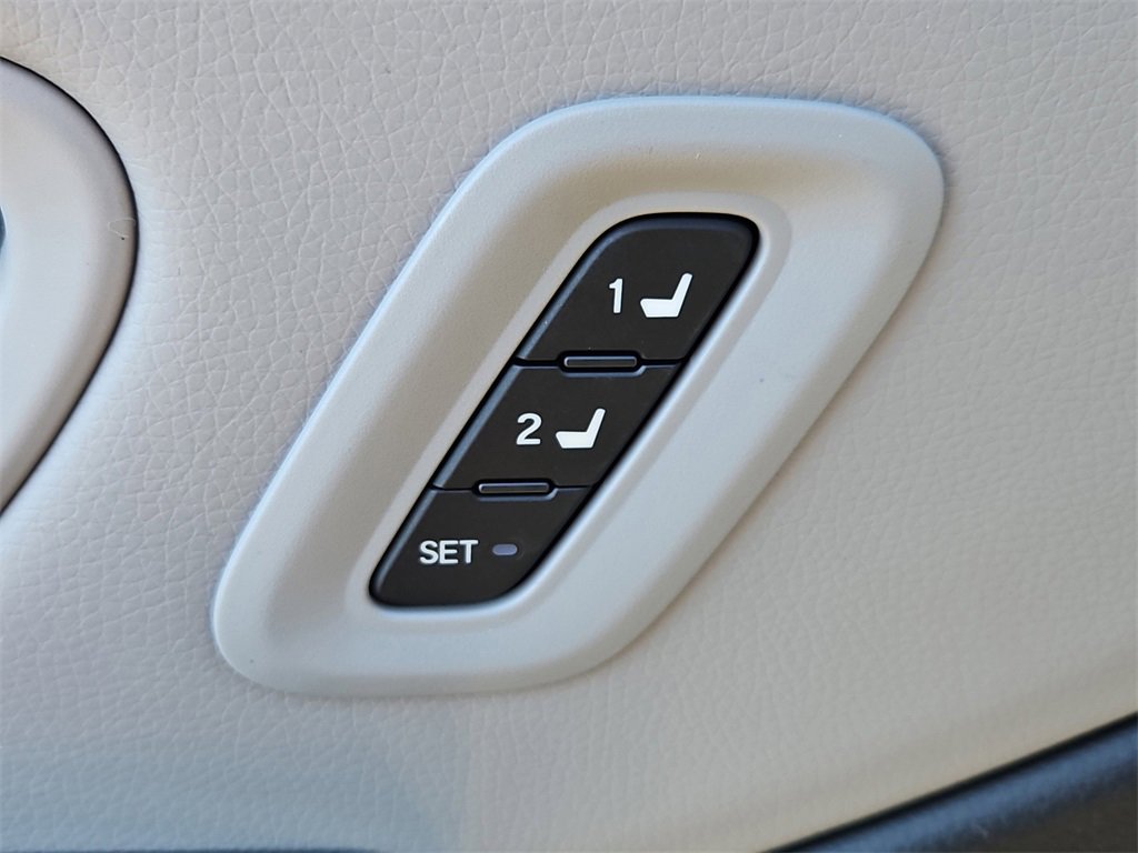 New 2025 Honda Pilot Touring image 18