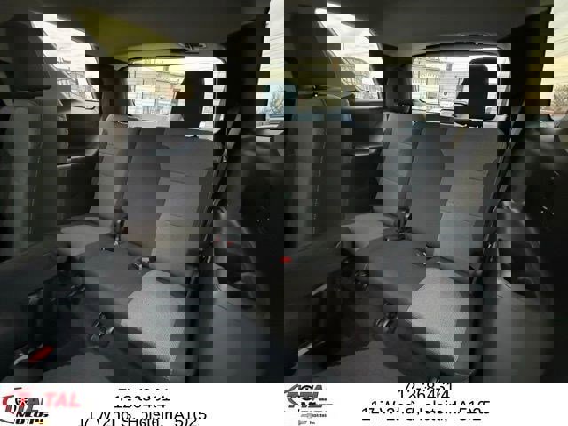 Used 2021 Chevrolet Traverse LT image 11