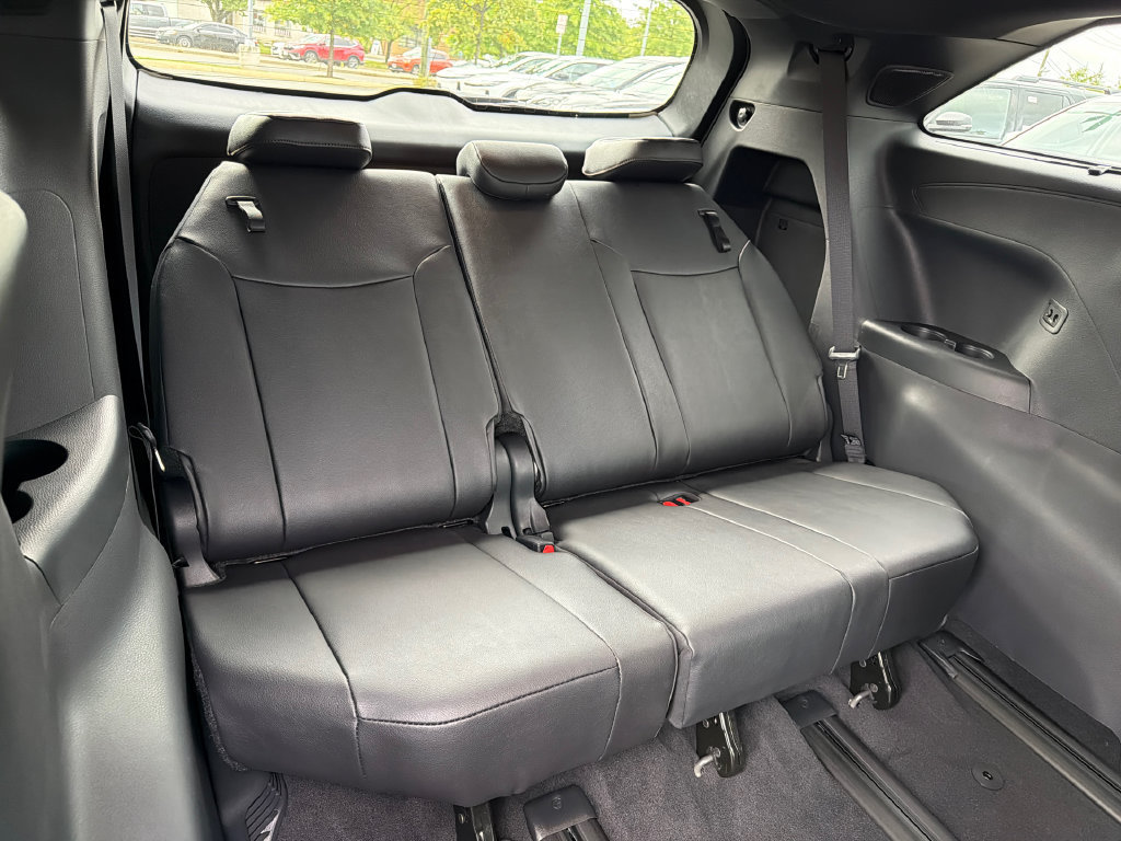New 2026 Toyota Sienna Platinum AWD/4WD image 18