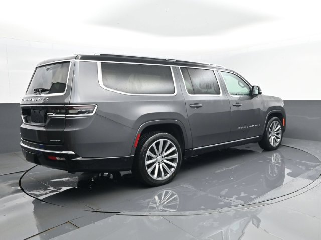 Used 2023 Jeep Grand Wagoneer L Series II AWD/4WD image 30