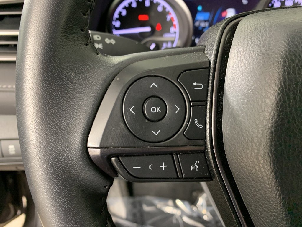 Used 2024 Toyota Camry SE w/ Convenience Package image 20