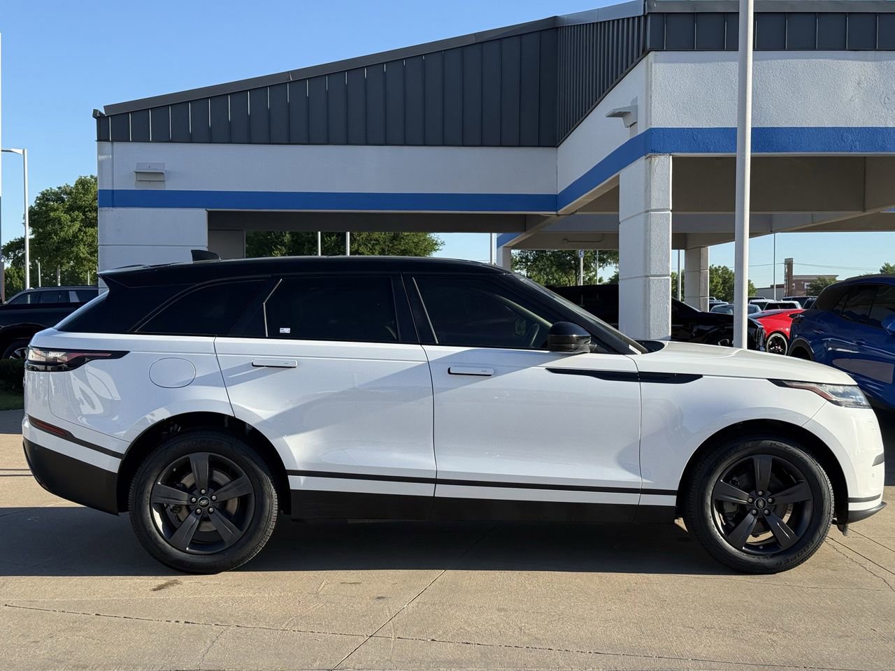 Used 2019 Land Rover Range Rover Velar S image 3